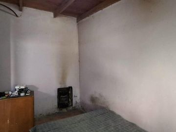 En Venta, Casa de 3 dormitorios, a reciclar,  B° Confluencia, Neuquén