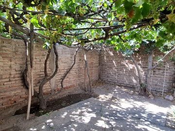 En Venta, Casa de 3 dormitorios, a reciclar,  B° Confluencia, Neuquén