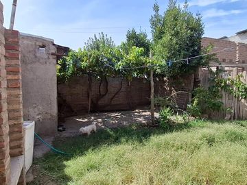 En Venta, Casa de 3 dormitorios, a reciclar,  B° Confluencia, Neuquén
