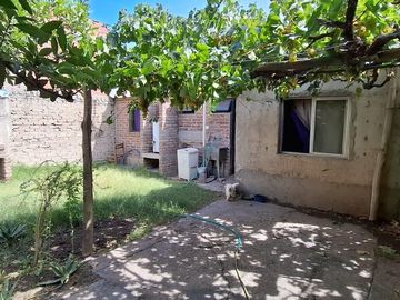 En Venta, Casa de 3 dormitorios, a reciclar,  B° Confluencia, Neuquén