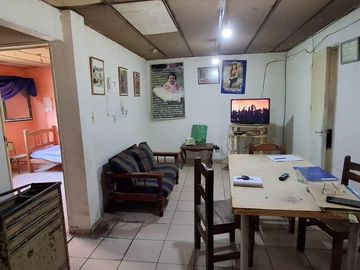 En Venta, Casa de 3 dormitorios, a reciclar,  B° Confluencia, Neuquén