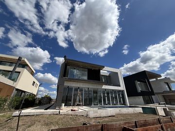 Casa en  Venta y. Alquiler en El Yacht Nordelta