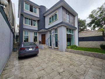 CASA EN VENTA EN PEDREGAL DE SAN NICOLÁS, TLALPAN.