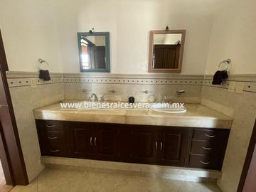 CASA EN VENTA EN EL JAZMIN, SN JUAN DEL RIO, QRO. Fanny