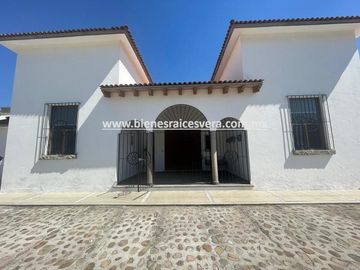 CASA EN VENTA EN EL JAZMIN, SN JUAN DEL RIO, QRO. Fanny