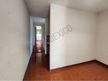 VENTA Casa en Unidad Nacional - Mirasoles, a un lado de parque Las Antenas