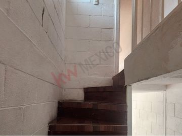 VENTA Casa en Unidad Nacional - Mirasoles, a un lado de parque Las Antenas