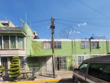 VENTA Casa en Unidad Nacional - Mirasoles, a un lado de parque Las Antenas