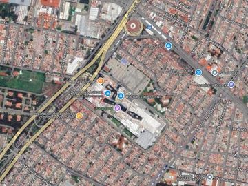 VENTA Casa en Unidad Nacional - Mirasoles, a un lado de parque Las Antenas