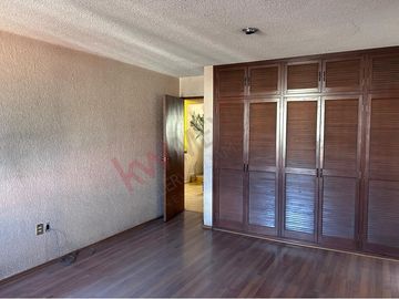 Casa en Venta en Col. Del Valle en San Luis Potosí, muy cerca de av. Nereo Rdz, Parque Morales y Plaza el Dorado
