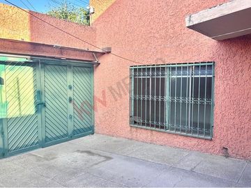 Casa en Venta en Col. Del Valle en San Luis Potosí, muy cerca de av. Nereo Rdz, Parque Morales y Plaza el Dorado