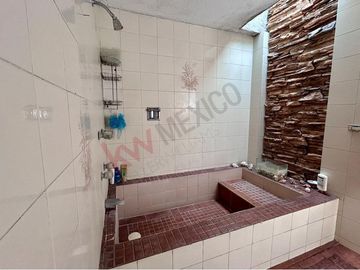 Casa en Venta en Col. Del Valle en San Luis Potosí, muy cerca de av. Nereo Rdz, Parque Morales y Plaza el Dorado