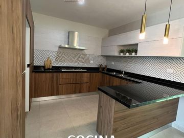 Se vende casa | 3 rec | 2 1/2 baños | La Rioja Residencial