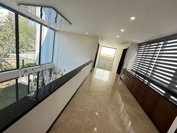 MAGNIFICA CASA EN BOSQUE DE LOS LAGOS
