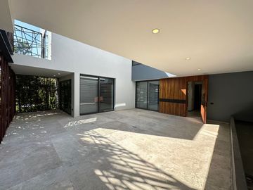 MAGNIFICA CASA EN BOSQUE DE LOS LAGOS