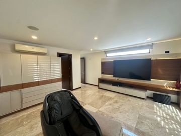 MAGNIFICA CASA EN BOSQUE DE LOS LAGOS