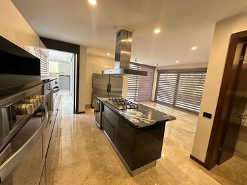 MAGNIFICA CASA EN BOSQUE DE LOS LAGOS