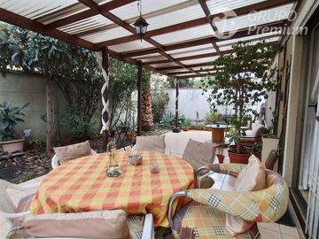 Casa en Venta en Av. La Florida con Rojas Magallanes