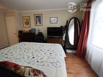 Casa en Venta en Av. La Florida con Rojas Magallanes