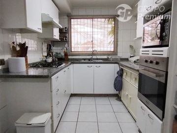 Casa en Venta en Av. La Florida con Rojas Magallanes