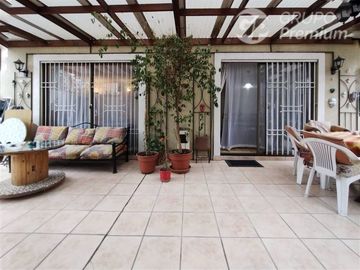 Casa en Venta en Av. La Florida con Rojas Magallanes