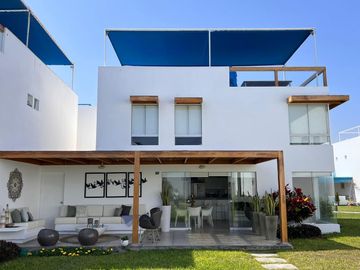 Casa de playa en Venta en Condominio Asia Azul