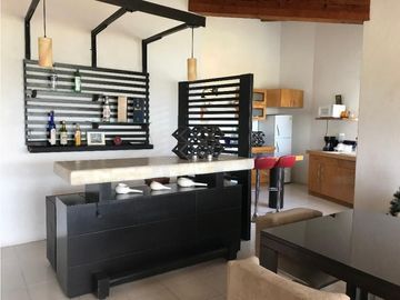 Casa en Venta con Vista al Lago en Exclusivo Condominio de 4 Casas