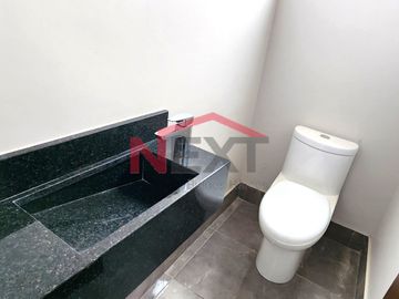 Casa de 1 Piso al Norte, en Hacienda SantaAna