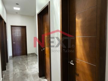 Casa de 1 Piso al Norte, en Hacienda SantaAna