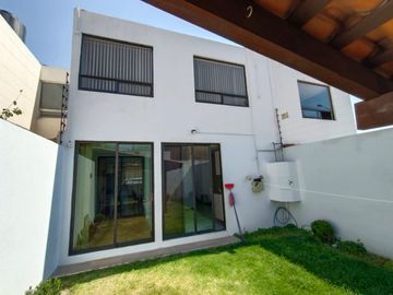 CASA EN VENTA EN FRACCIONAMIENTO NUEVO HUMBOLT LIQUIDAMBAR GRAN JARDIN