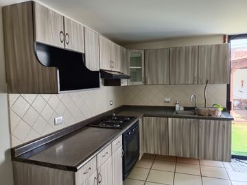 CASA EN VENTA EN FRACCIONAMIENTO NUEVO HUMBOLT LIQUIDAMBAR GRAN JARDIN