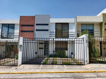 CASA EN VENTA EN FRACCIONAMIENTO NUEVO HUMBOLT LIQUIDAMBAR GRAN JARDIN