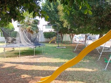 CASA EN VENTA EN FRACCIONAMIENTO NUEVO HUMBOLT LIQUIDAMBAR GRAN JARDIN