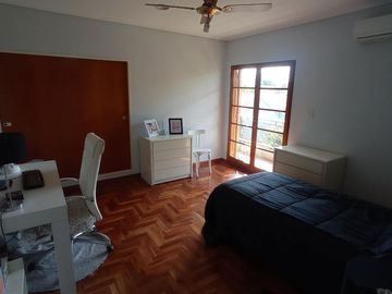 Casa 6 ambientes en venta en Ituzaingo