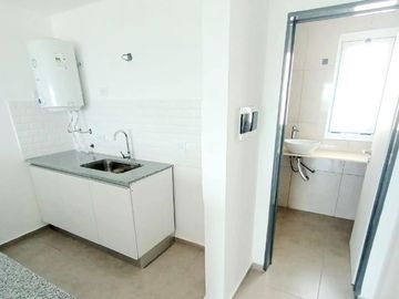 MONOAMBIENTE ESTRENAR en 7 e/ 62 y 63