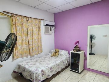 Casa en  Carlos Gardel, Colonia Avellaneda
