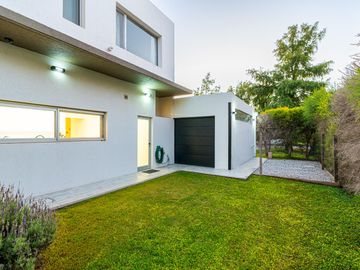 CASA A LA VENTA 3 DORMIS EN PUERTO ROLDAN