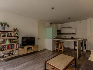 DEPARTAMENTO 2 AMBIENTES CON COCHERA EN LA CALABRIA, SAN ISIDRO.