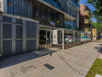 DEPARTAMENTO 2 AMBIENTES CON COCHERA EN LA CALABRIA, SAN ISIDRO.