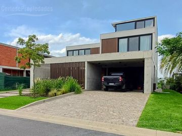 Casa en venta Yacht Nordelta