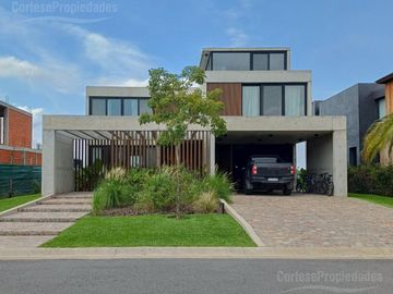 Casa en venta Yacht Nordelta