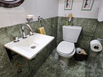 Duplex  en Castelar - 2 dormitorios - Patio - Cochera - Oficina -