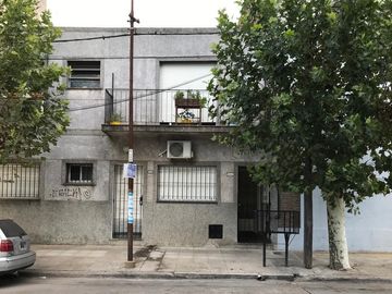 Venta Depto. T/ PH 2 Amb. Pta. Baja  en Ramos Mejía - Buen Estado con Patio