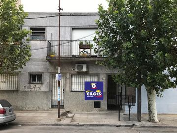 Venta Depto. T/ PH 2 Amb. Pta. Baja  en Ramos Mejía - Buen Estado con Patio