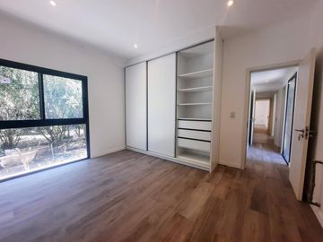 VENTA - Casa en Puerto Roldan