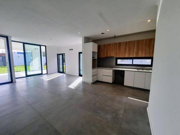 VENTA - Casa en Puerto Roldan