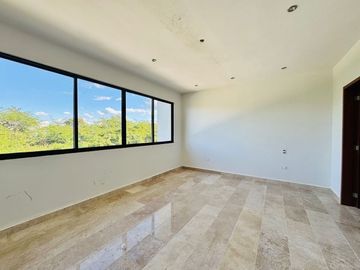 EN VENTA CASA DE DISEÑO DOBLE ALTURA EN ZONA PASEOS COUNTRY MERIDA NORTE