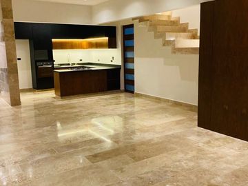 EN VENTA EXCLUSIVA CASA CON ROOF TOP EN ZONA PASEOS COUNTRY MERIDA NORTE