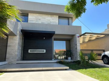 Casa en  venta Barrio Privado Lago del Torreon