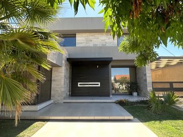 Casa en  venta Barrio Privado Lago del Torreon